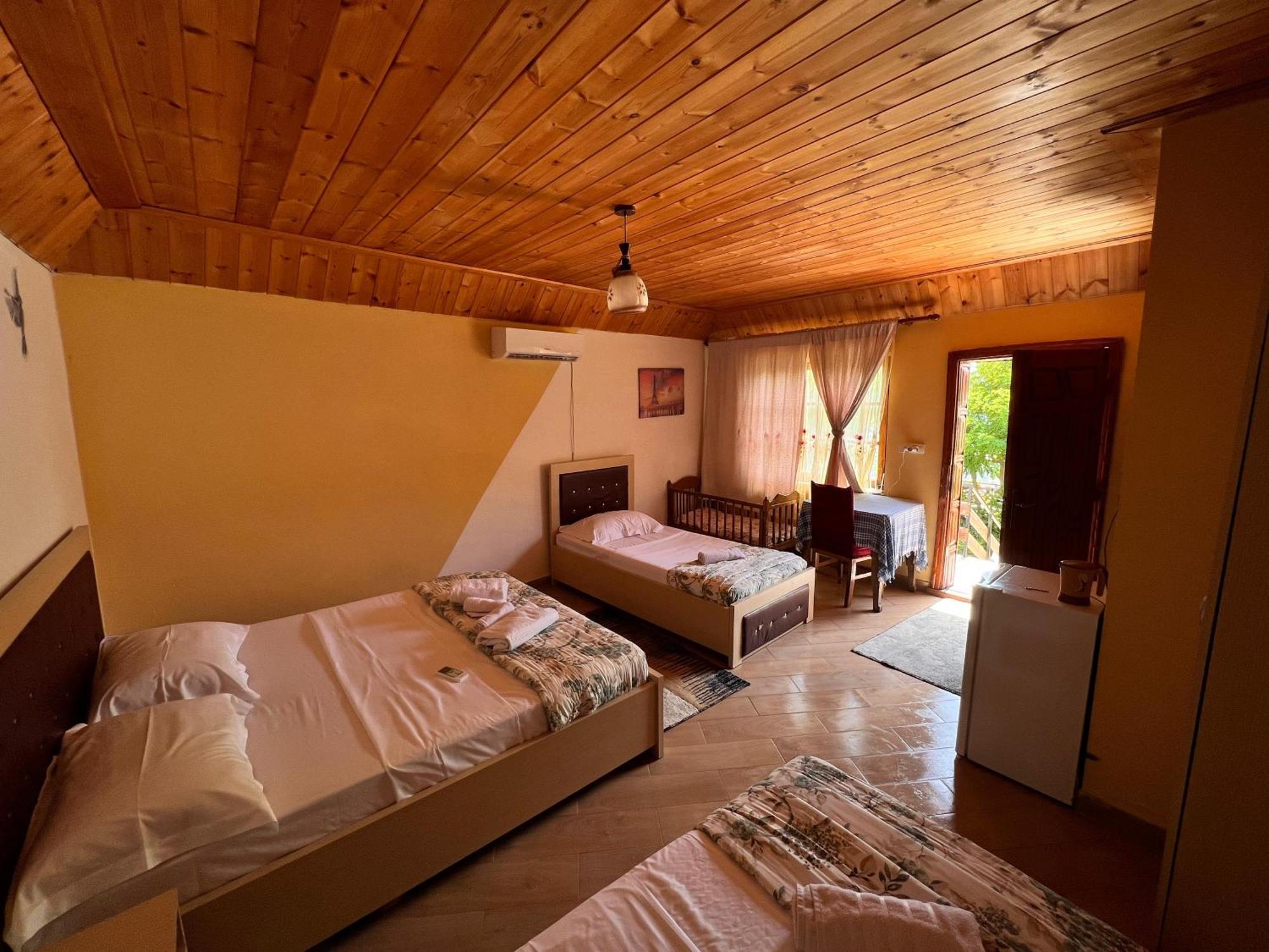 Rooms Merlika -Inside The Castle- Krujë Habitación foto